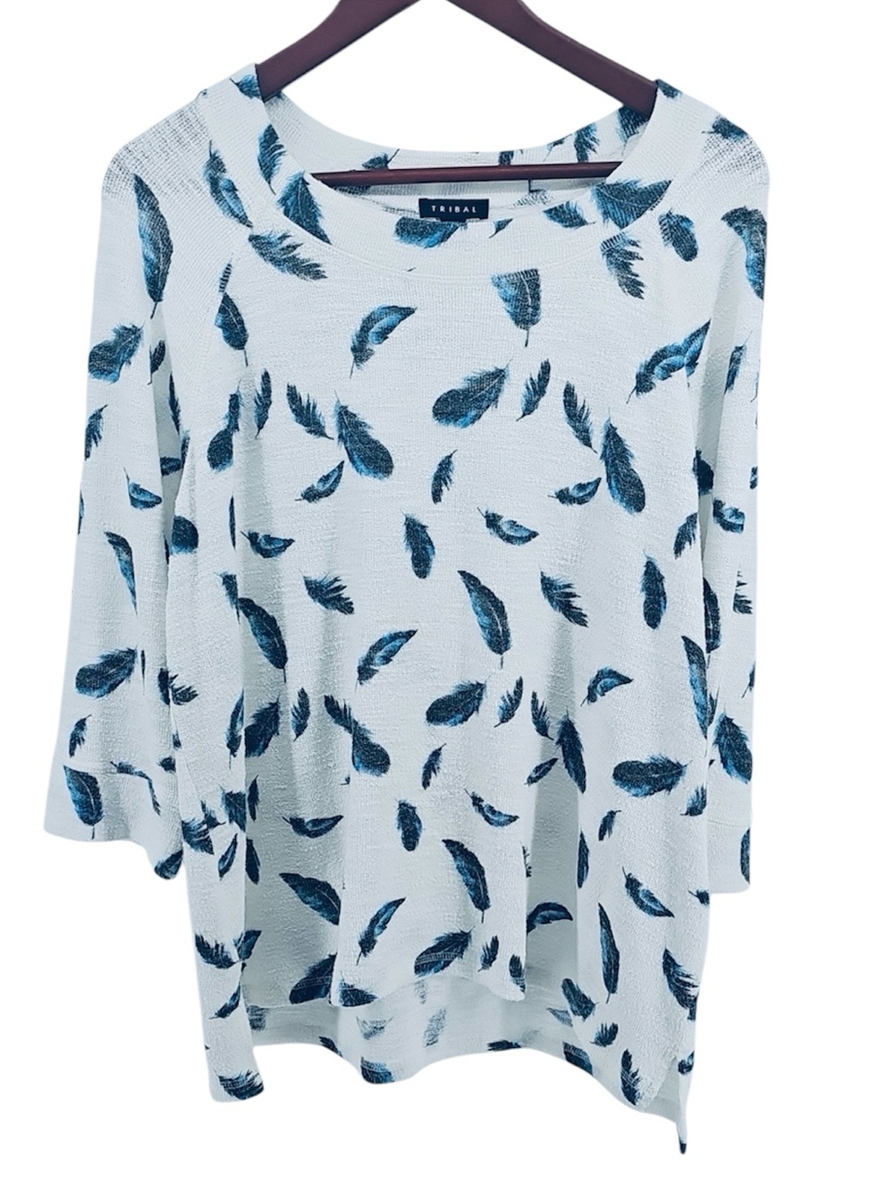💚 Tribal White Long Sleeve Top with Blue Feather Print, Size XL